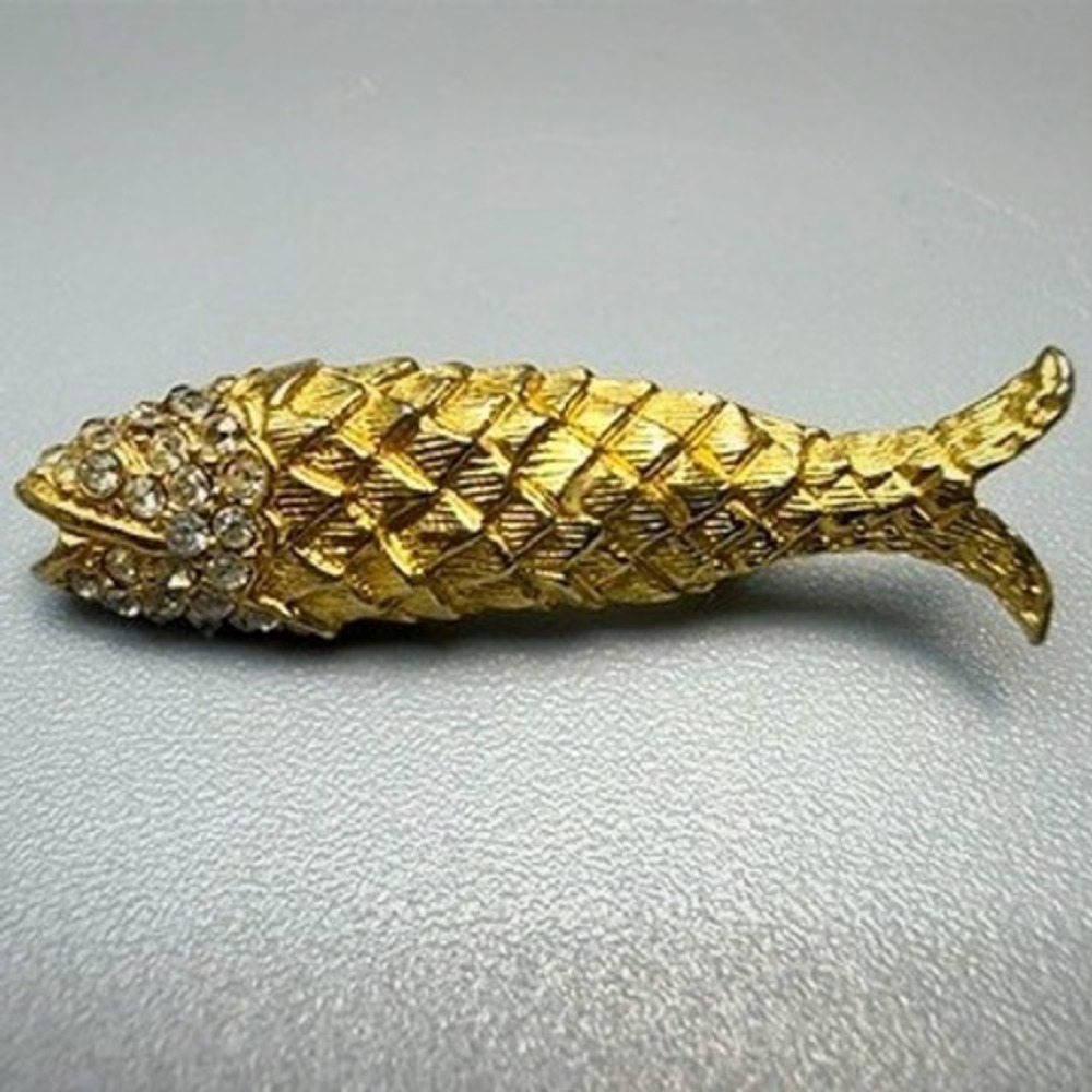 Vintage‎ Gold Tone Textured Rhinestone Fish Brooch 2"